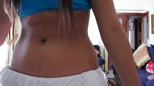 ប៍នតង់ដេងដែលមានសក់វែងពិតជារីករាយនឹងការរួមភេទតាមរន្ធគូថនៅក្នុងផ្ទះបាយ