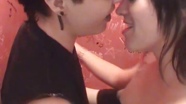 ប៍នតង់ដេងក្តៅ ដែលរួមភេទតាមរន្ធគូថ ជិតកញ្ចក់កាមេរ៉ា ញាក់សាច់