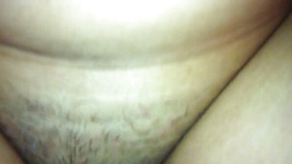 កូនមាន់ស្អាតក្នុងឈុតខោអាវពណ៌ស ចូលចិត្តរួមភេទតាមរន្ធគូថជាមួយមិត្តភ័ក្តិ